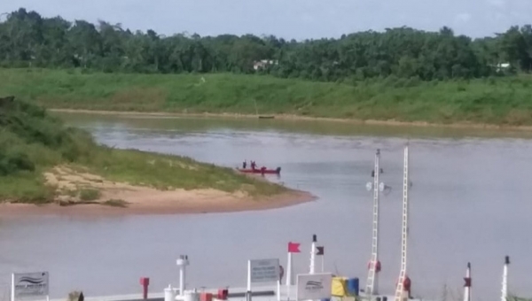 Homem de 30 anos desaparece nas águas do Rio Juruá após mergulho